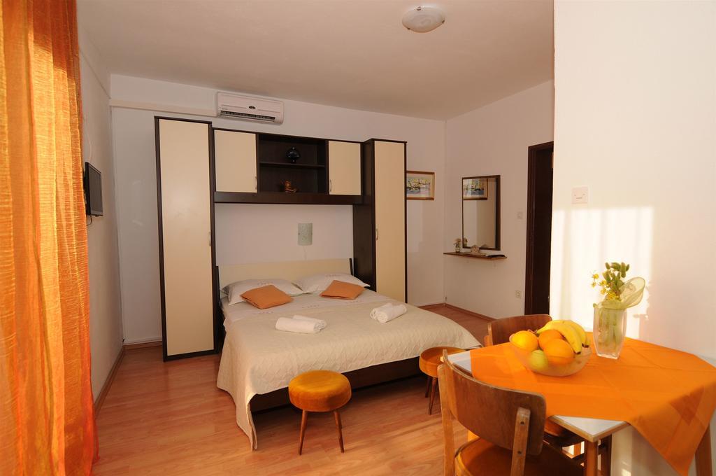 Apartments Katica Makarska Ngoại thất bức ảnh